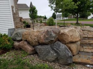 glacial-boulders-with-Rustic-Ledge-flagstone